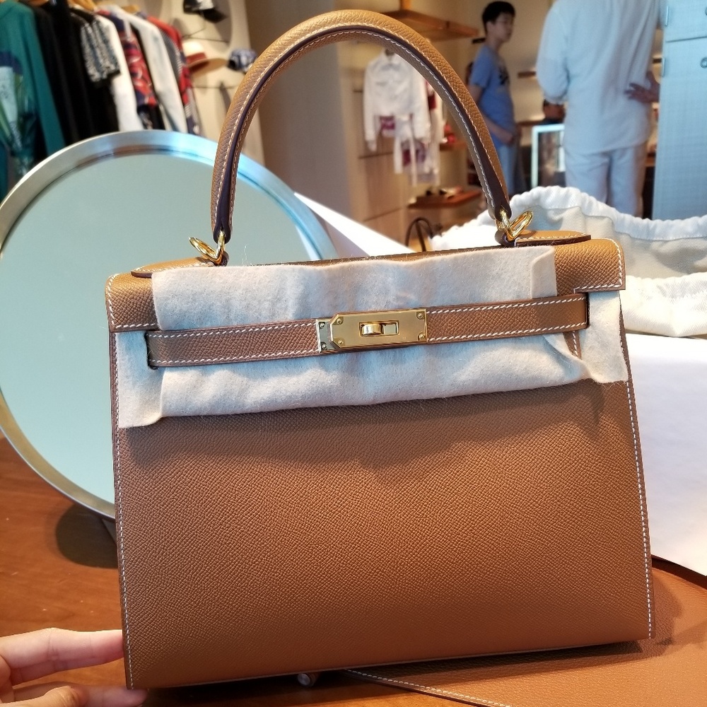 Hermes Kelly 28 Gold with Gold hardware